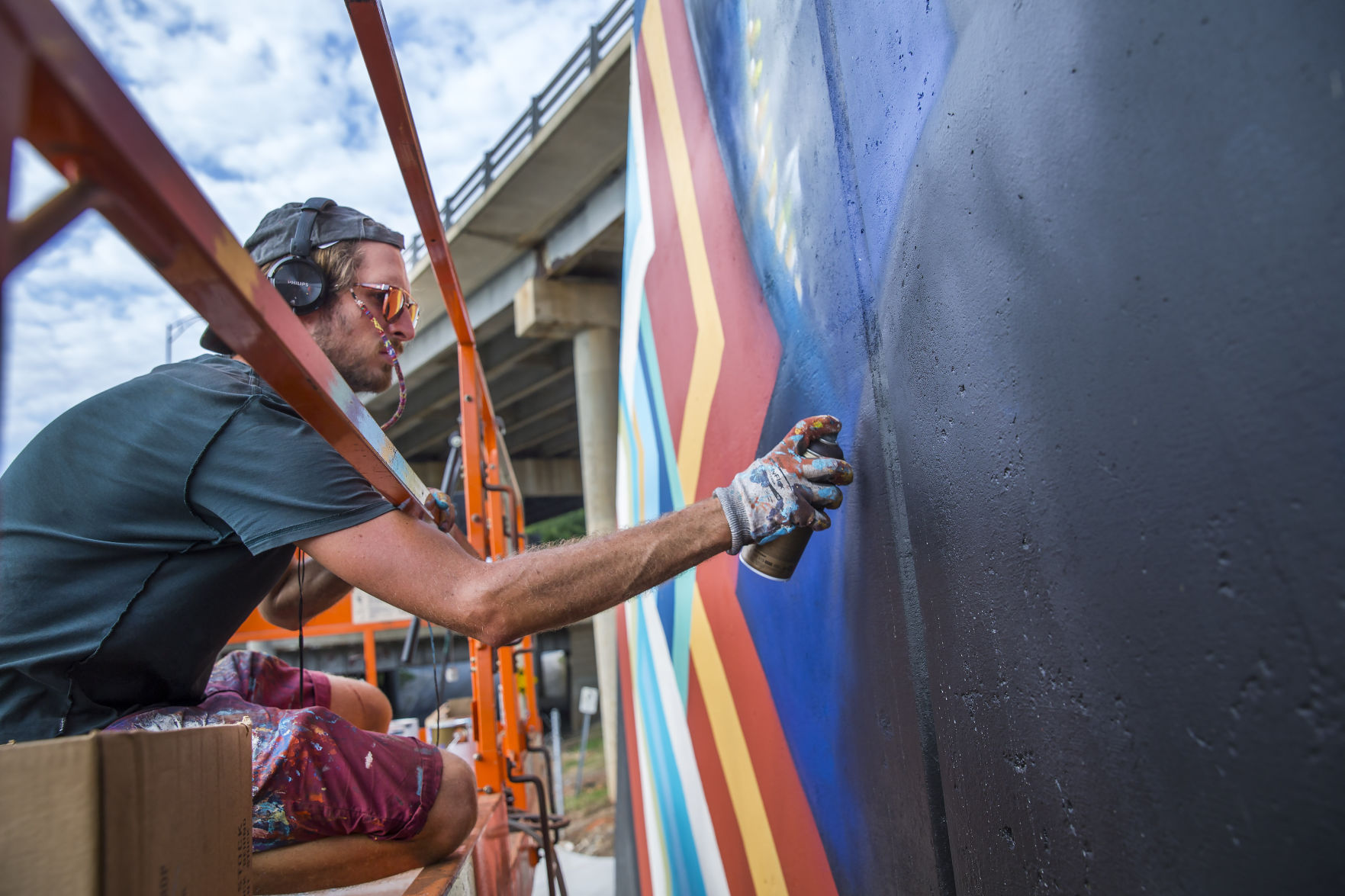 Murals at Eugene Street overpass